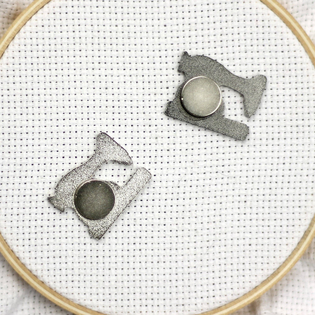 Snarky Crafter - Crafty White Vintage Sewing Machine Needle Minder