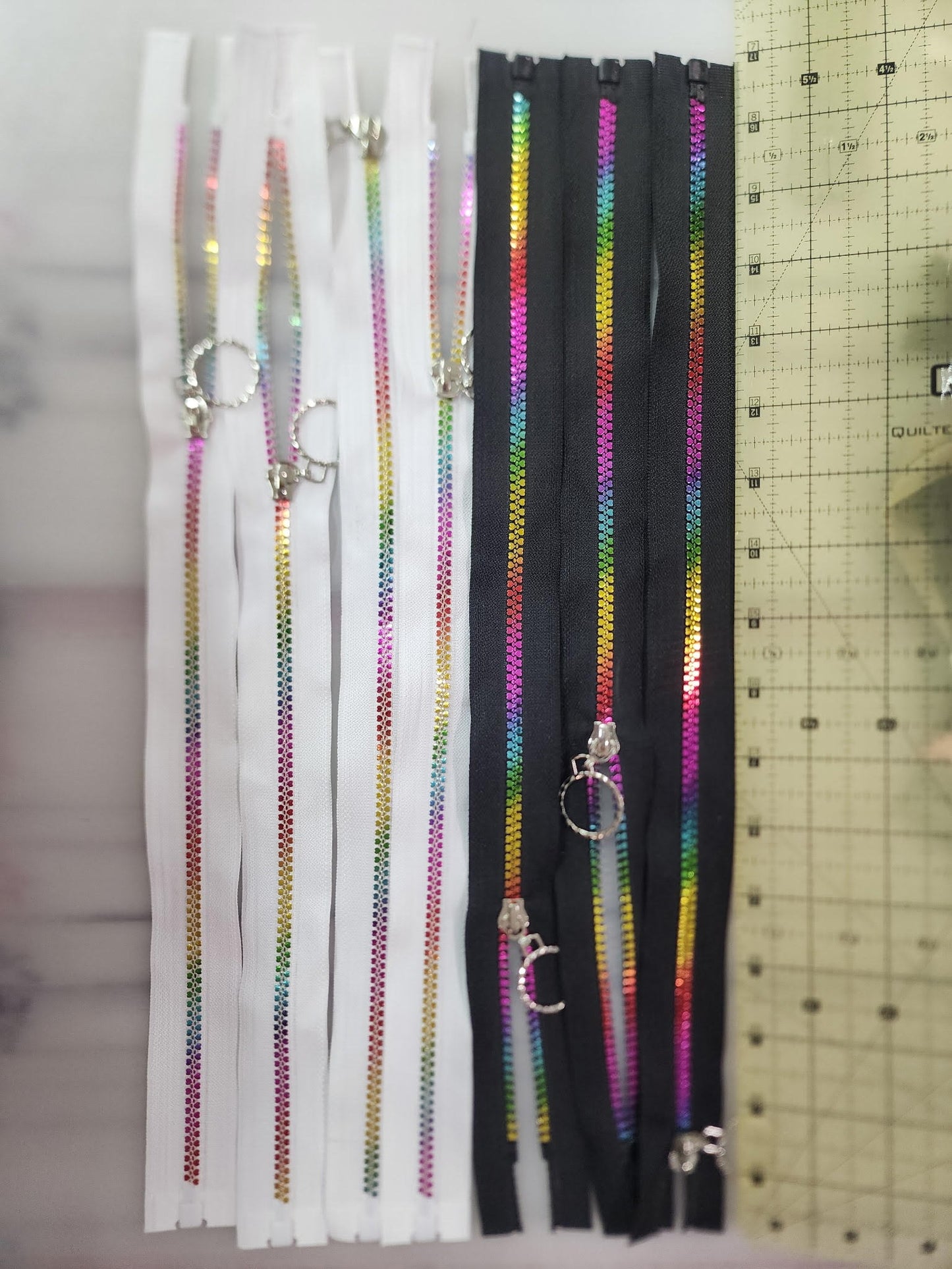 17" Rainbow Heart Teeth Zipper - 1 Zipper - Select Black OR White Tape!
