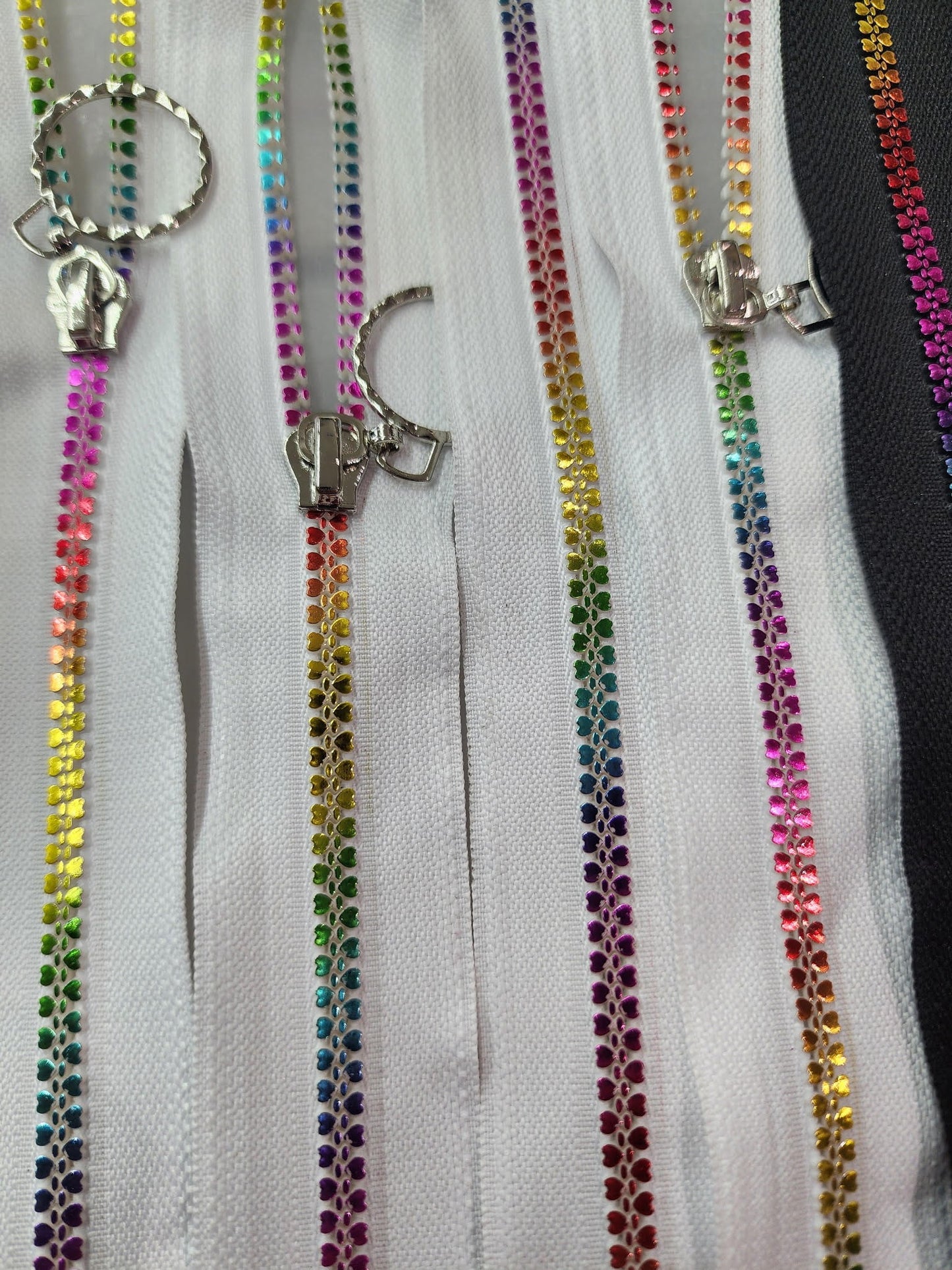 17" Rainbow Heart Teeth Zipper - 1 Zipper - Select Black OR White Tape!