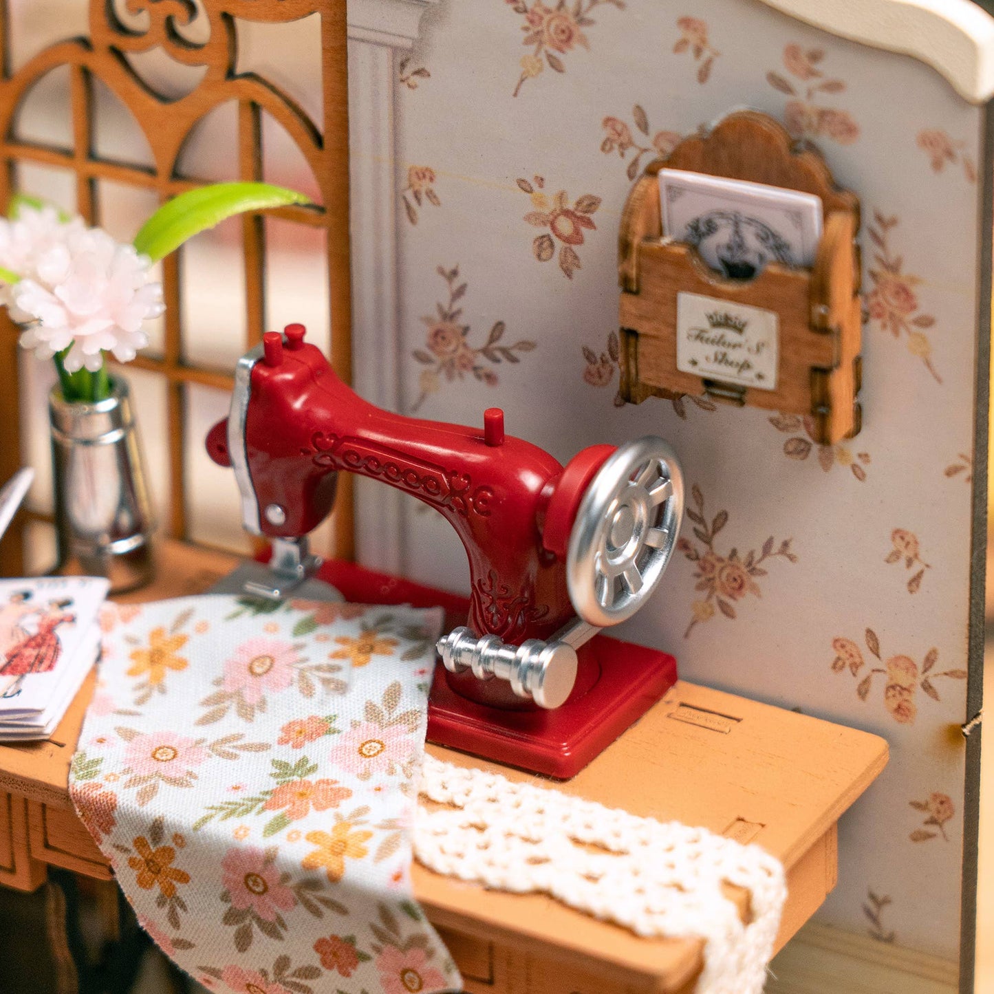Hands Crafy DIY Miniature House Kit: Elsa's Tailoring