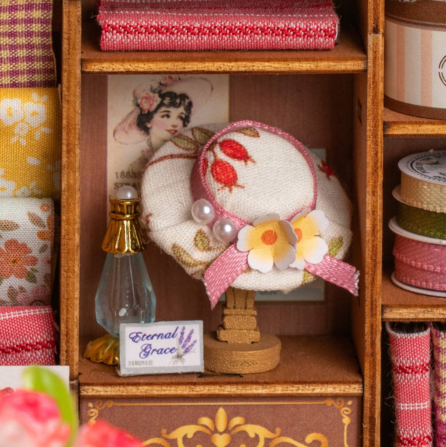 Hands Crafy DIY Miniature House Kit: Elsa's Tailoring