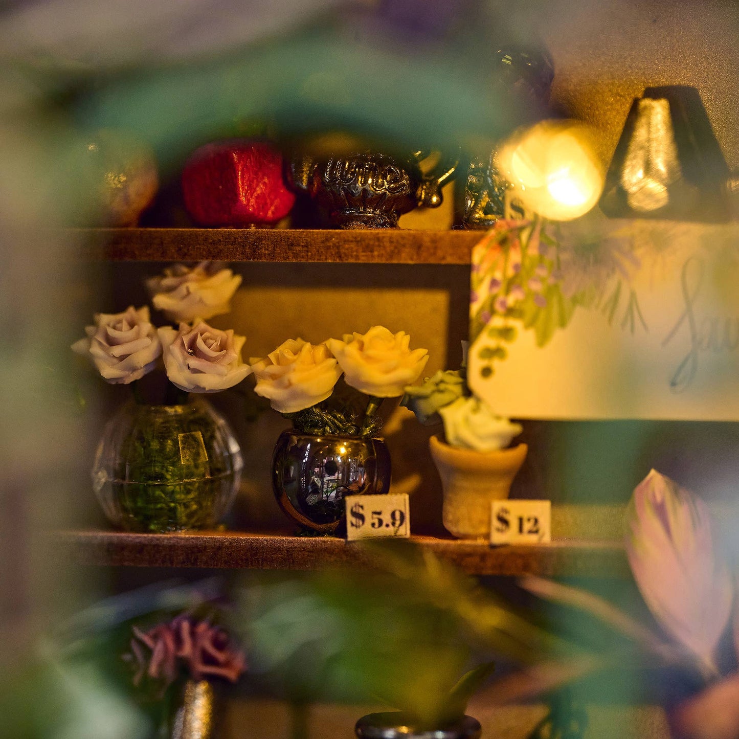 Hands Craft DIY Book Nook Kit: Flower Shop
