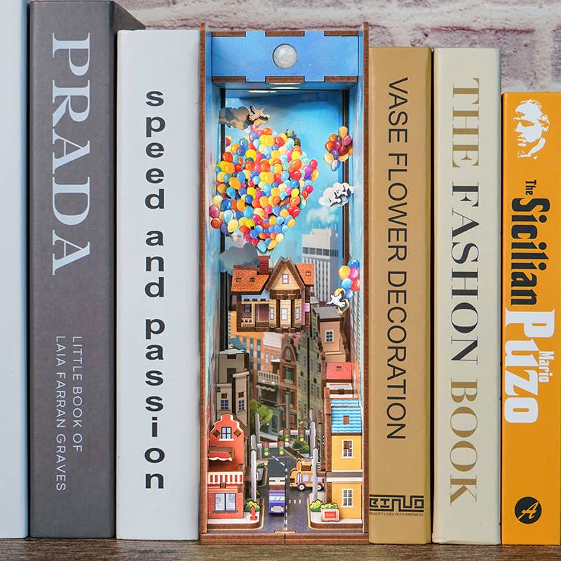 Hands Craft DIY Book Nook Kit: Travel with the Wind