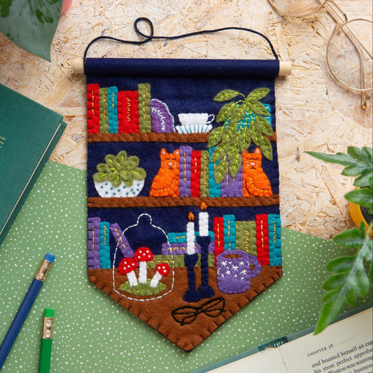 Hawthorn Handmade Book Lover Pennant Felt Craft Kit