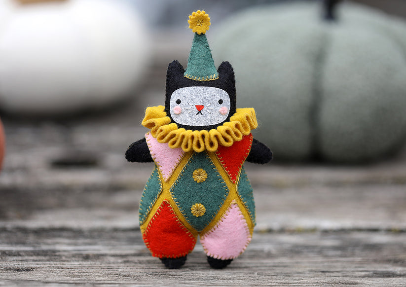 Kiriki Press DIY Felt Embroidery Doll Kit - Harlequin Cat