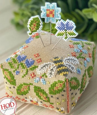 This Bee's Got Knees Cross Stitch Pattern By Hands On Design