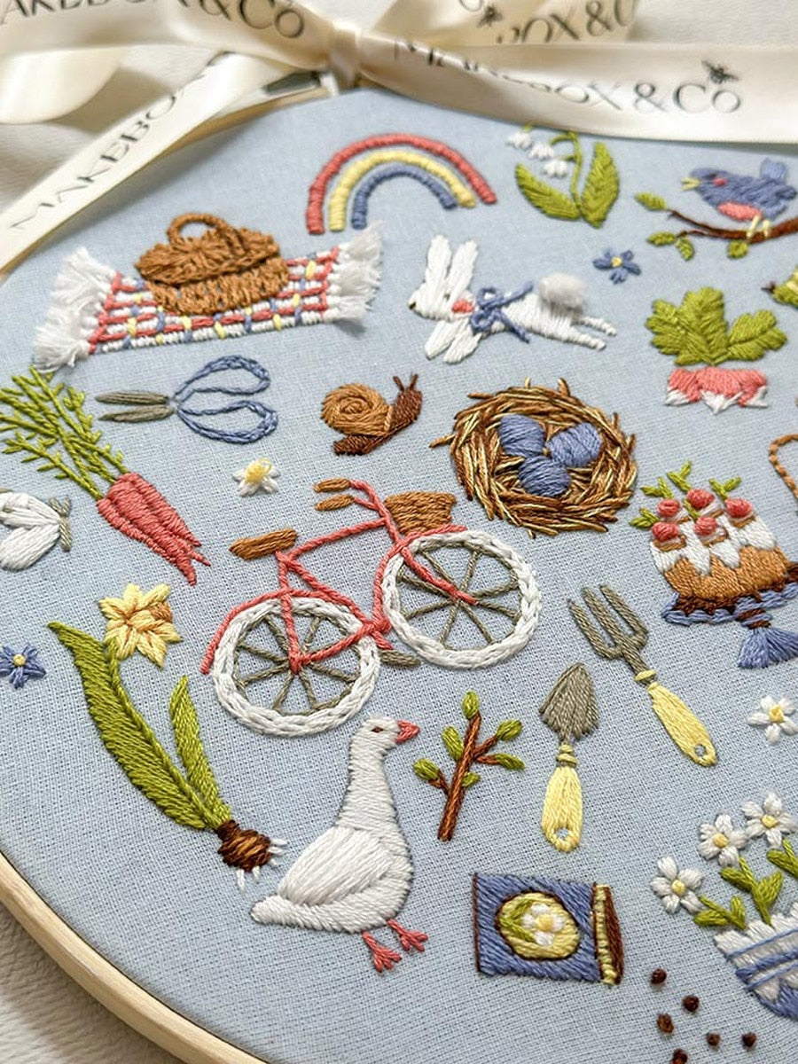 MakeBox & Co. Spring Stitches Embroidery Kit