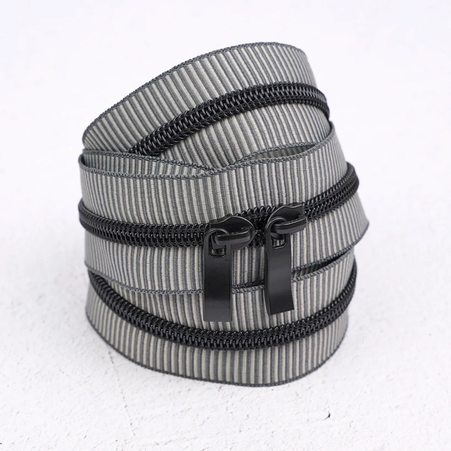 Renaissance Ribbons - 4 Yard Handbag Zipper - Zebra