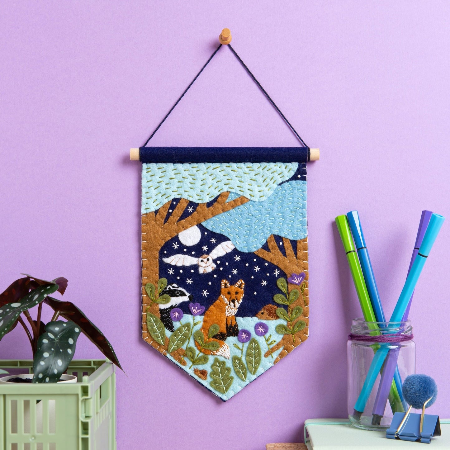 Hawthorn Handmade Woodland Pennant Felt Craft Kit