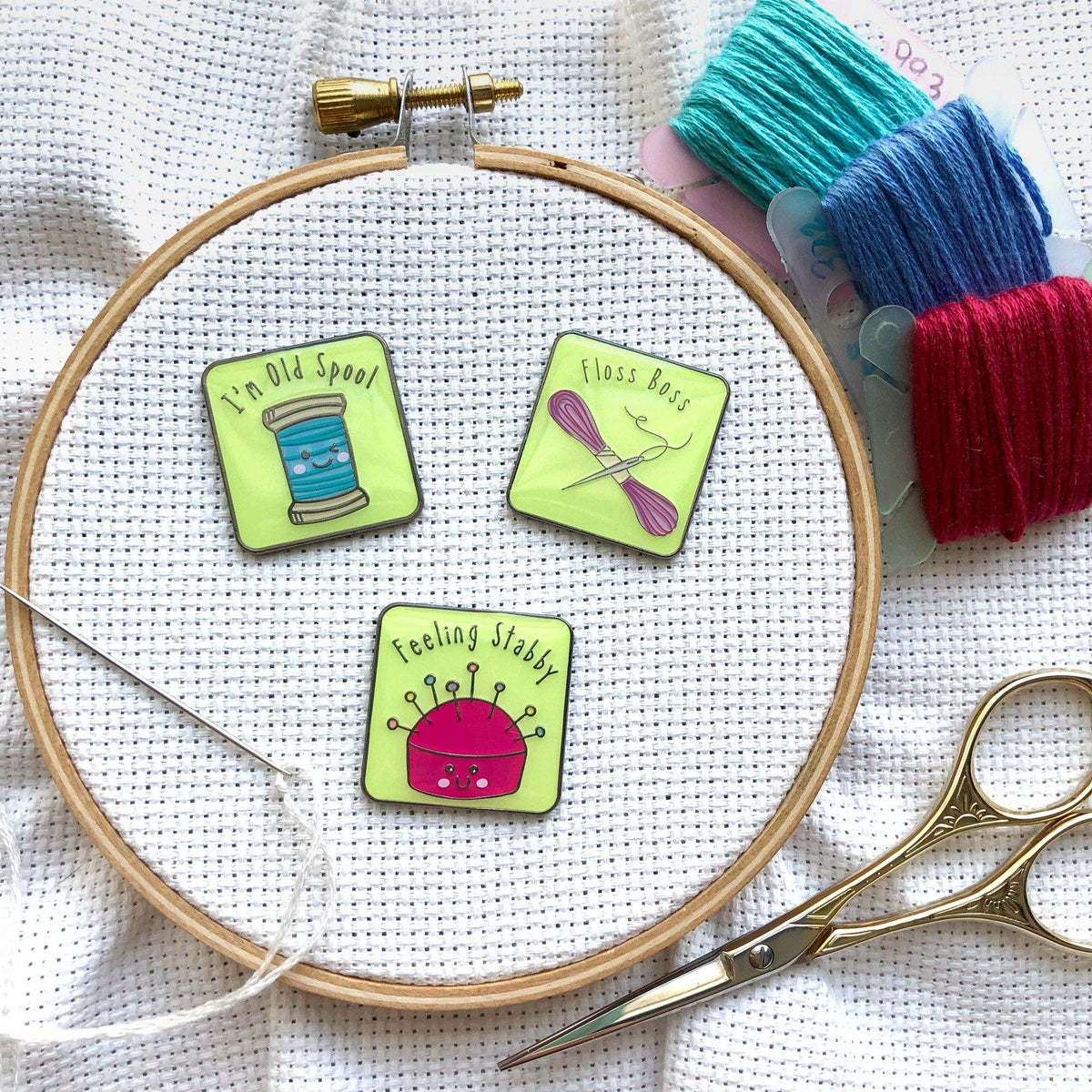 Snarky Crafter - Spool of Thread "I'm Old Spool" Enamel Needle Minder