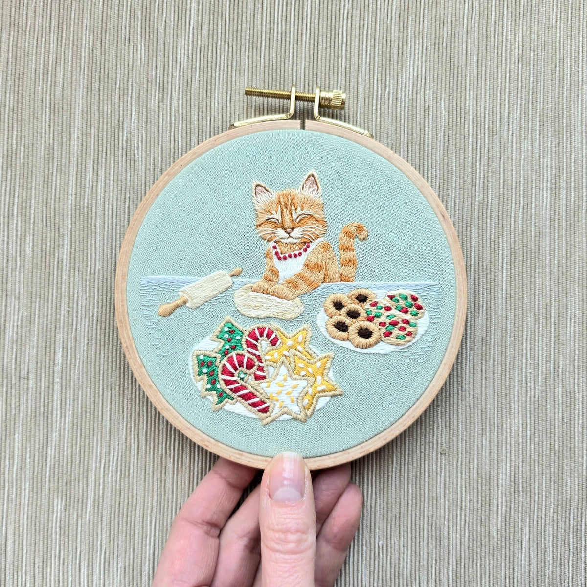 Jessica Long - Christmas Cookie Cat Embroidery Kit