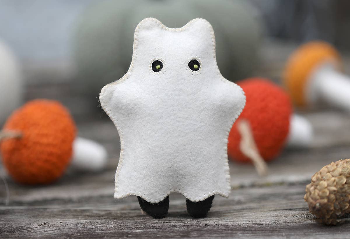 Kiriki Press Ghost Cat Felt Doll Kit