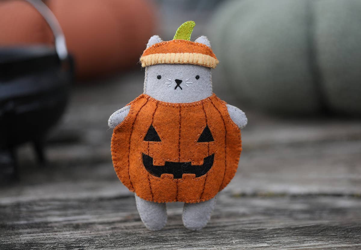 Kiriki Press Halloween Pumpkin Cat Felt Doll Kit