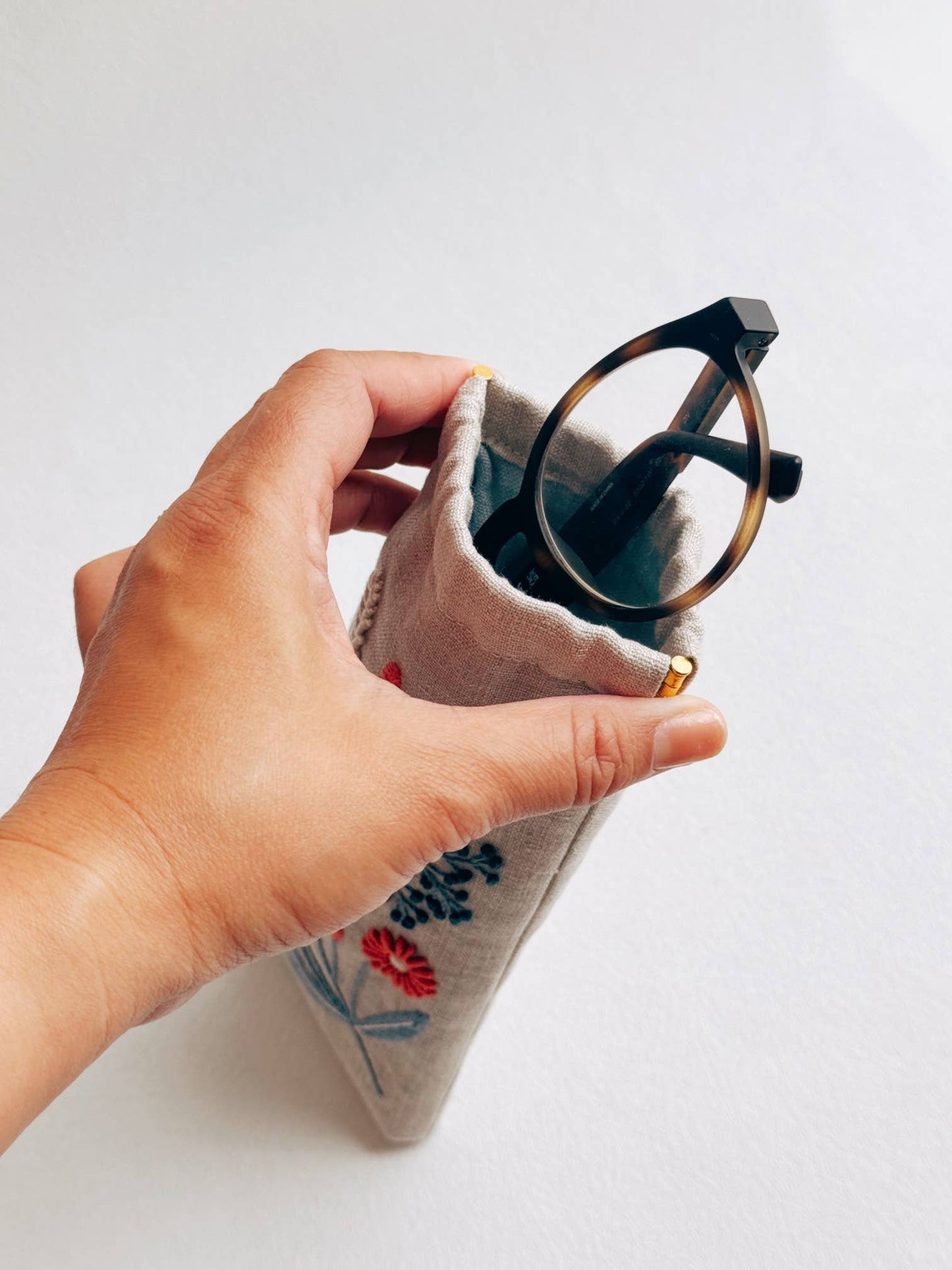 Wildflower Eyeglass Case Kit and Pattern By Zakka Workshop