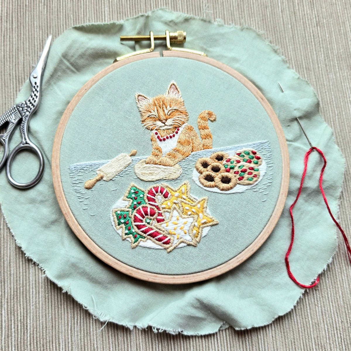 Jessica Long - Christmas Cookie Cat Embroidery Kit