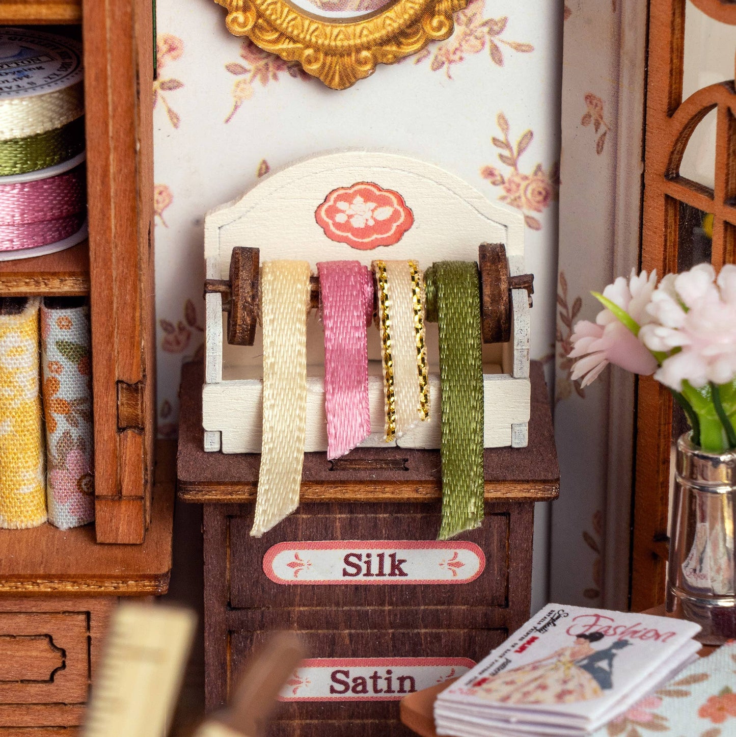 Hands Crafy DIY Miniature House Kit: Elsa's Tailoring