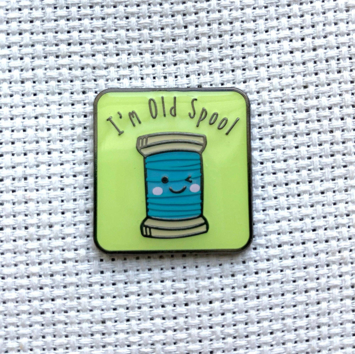 Snarky Crafter - Spool of Thread "I'm Old Spool" Enamel Needle Minder
