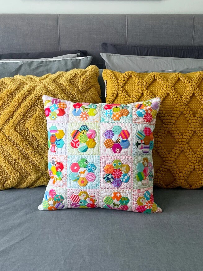 Tussie Mussie Quilt Pattern by Emma Jean Jansen - Includes EPP Papers & Acrylic Template