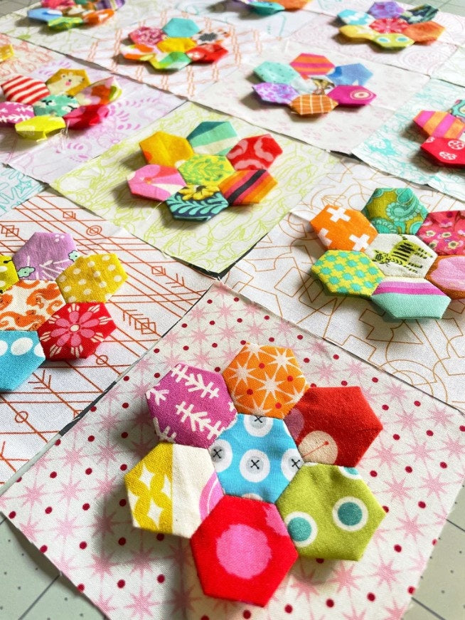 Tussie Mussie Quilt Pattern by Emma Jean Jansen - Includes EPP Papers & Acrylic Template