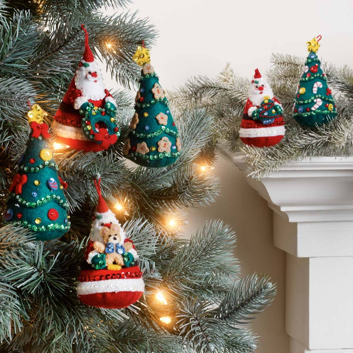 Bucilla - Seasonal Christmas Tree Felt Ornament Kit - Santa's Tree Trasures