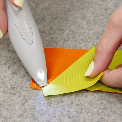 Nifty Notions - The Glow And Go Electric Seam Ripper