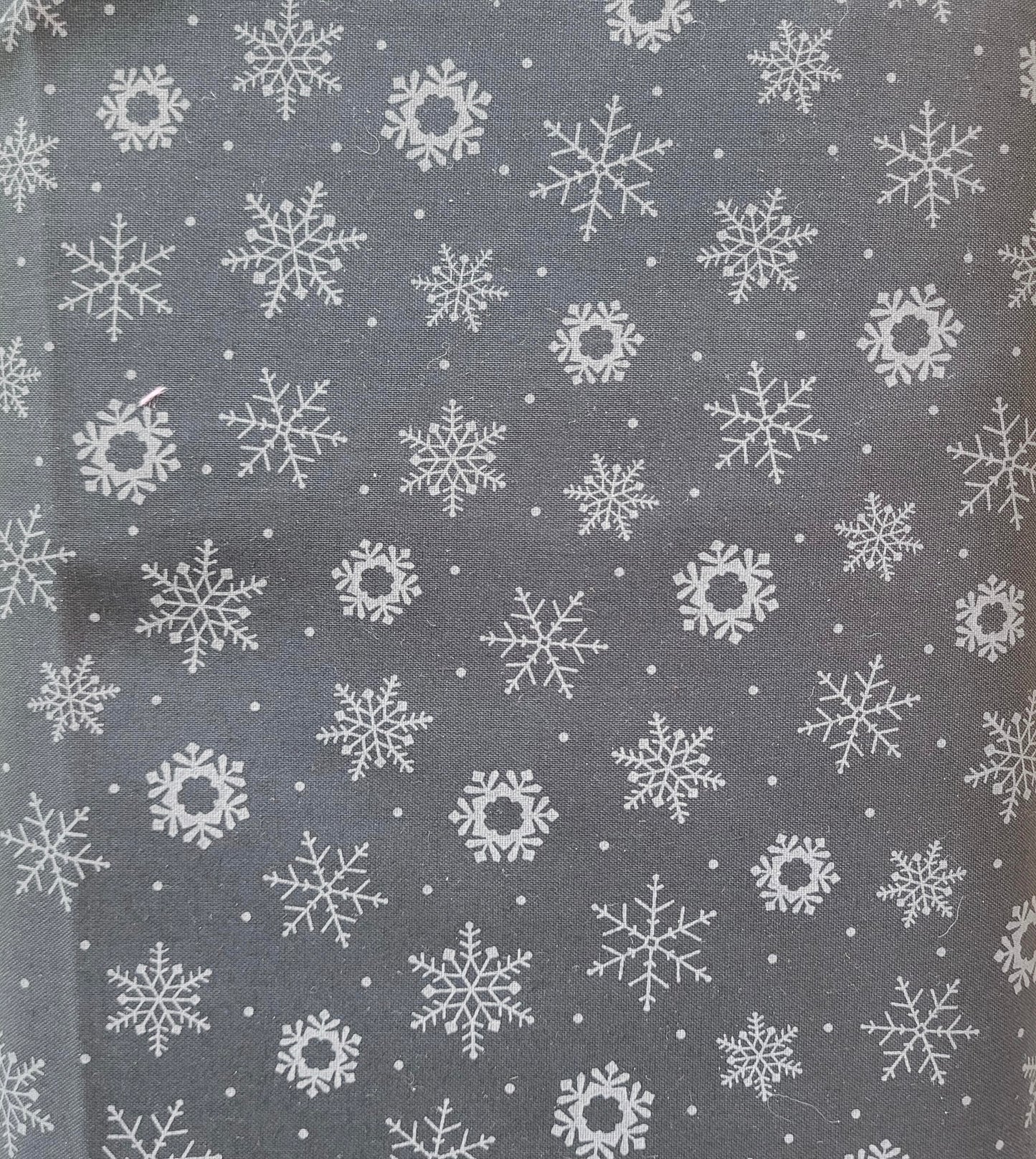 QT Fabrics - Quilting Illusions - Grey Snowflakes on Black - 1649-24600-J